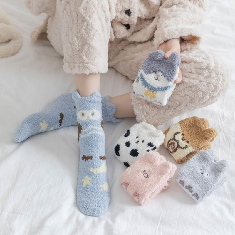 Alcyone vellera socks, filii scriptor medium tubus tibialia, autumnus et hiems densissima somno tibialia, cute et calidum in domum suam flocculatu flocculas