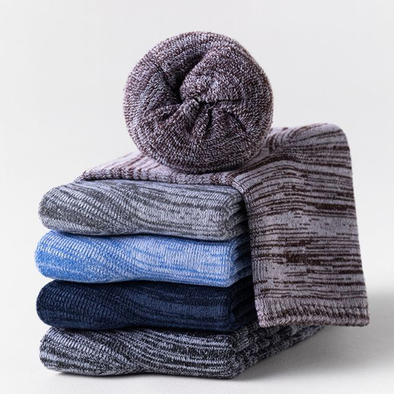 Crassis calidum et calor repono looped socks Crassis calidum et calor repono looped socks