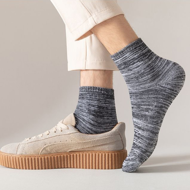 Crassis calidum et calor repono looped socks Crassis calidum et calor repono looped socks