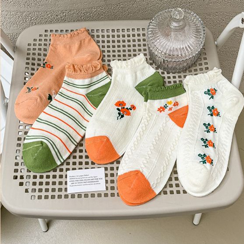 Jacquard Alba Tenebrae CIRCUMSPECTO Cottonus Short Socks pro Puellae Jacquard Alba Tenebrae CIRCUMSPECTO Cottonus Short Socks pro Puellae